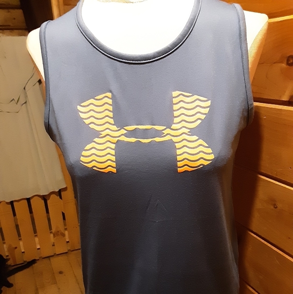 Under Armour Tops - Under Armour Top